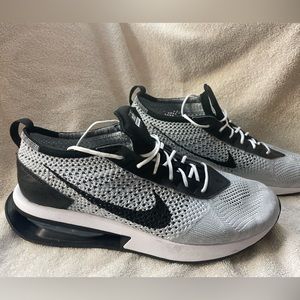 Men’s Nike Air Max Flyknit Racer Black/White size 10.5